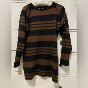 Long fitted striped sweater: Designer from Germany L’estelle. Brown/black